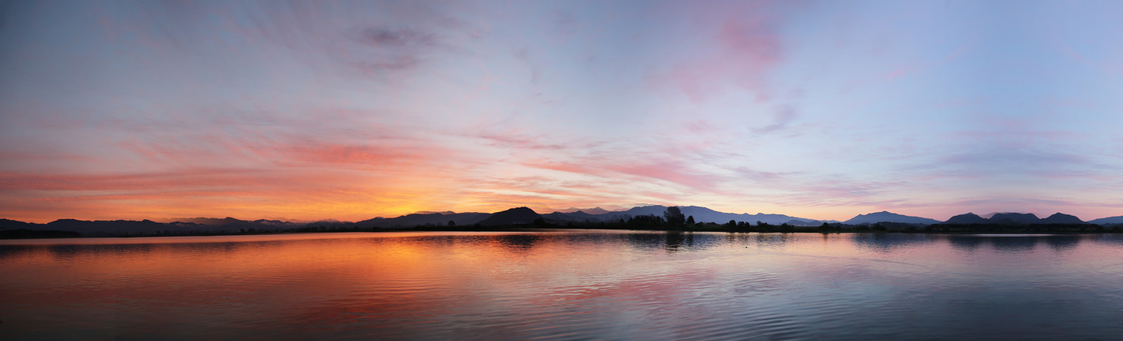 의암호의 일출.jpg